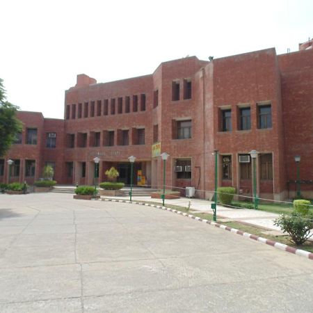 Хостел Ymca Greater Noida Programme Centre Дели Экстерьер фото